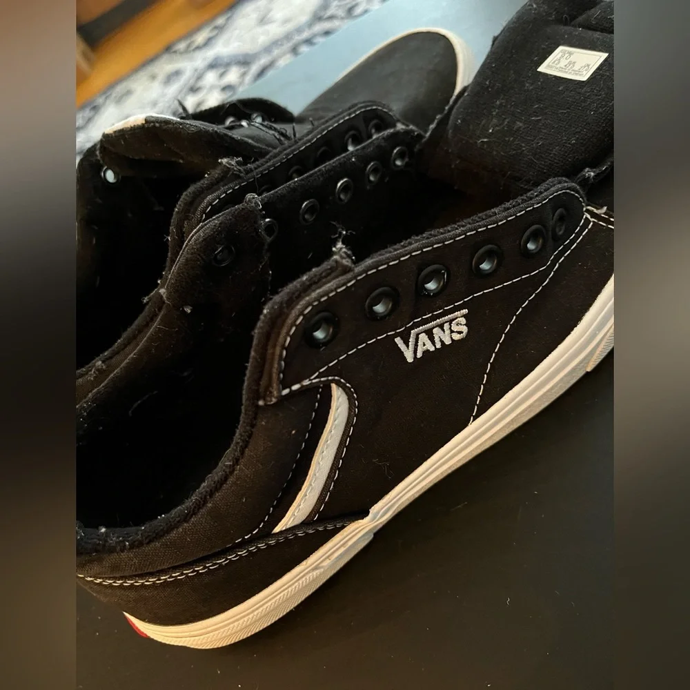 Vans - Picture 3 of 9